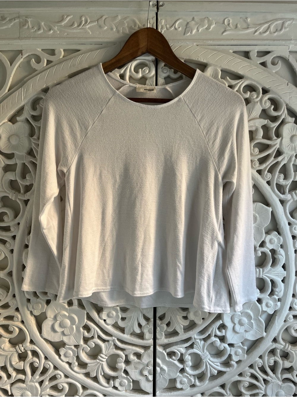 Wilfred Free Aritzia White Long Sleeve Raglan Top Size S
